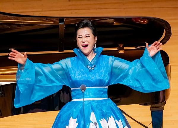 한국 가곡의 샛별이 세계적 주인공이 되기까지, ‘한국 가곡 전도사’ 임청화 동문