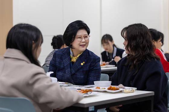 '총장님과 함께하는 천원의 아침밥' 행사 참석